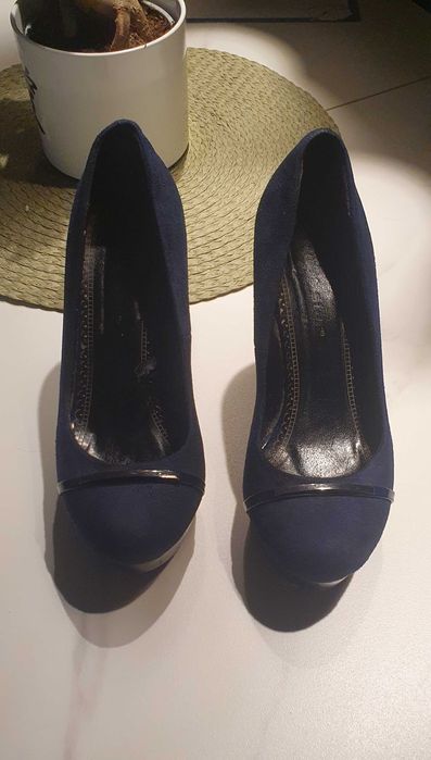 Дамски обувки на платформа