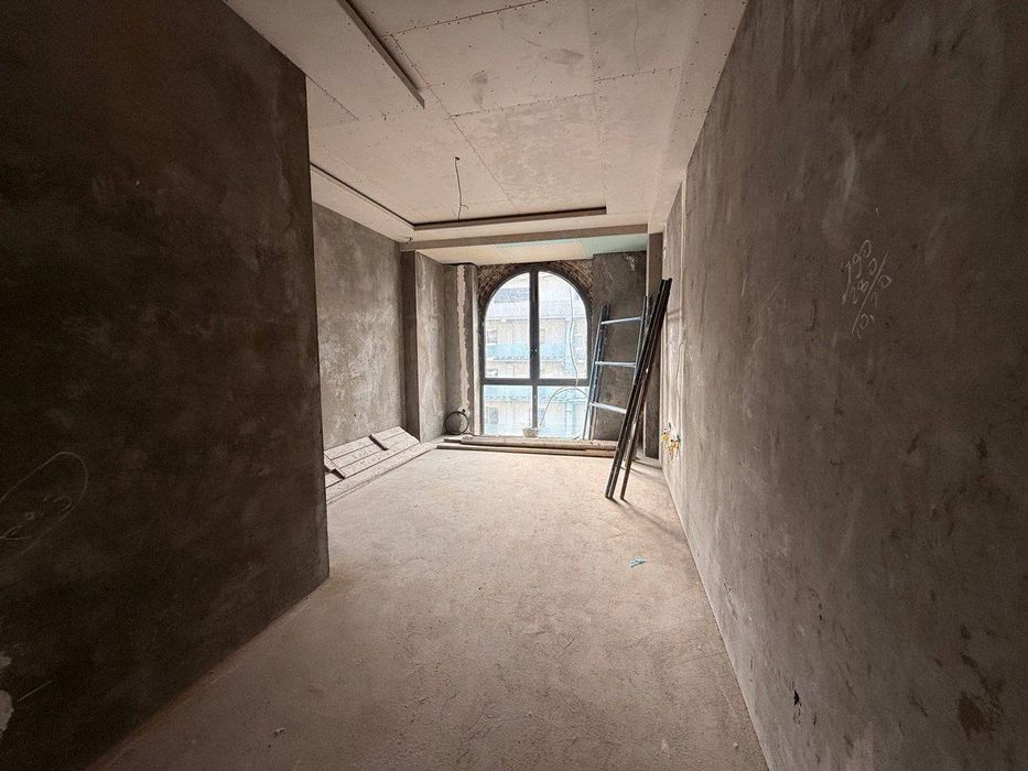 Продаётся 5-комнатная квартира Юнусабад ор-р Алайский рынок