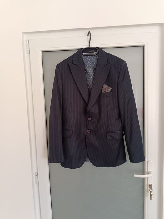 Costum bărbați măsură 46 C in stare perfecta