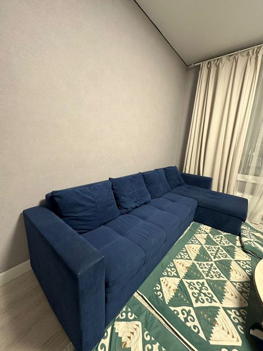 Продам диван в хорошем состоянии размер 3 метра