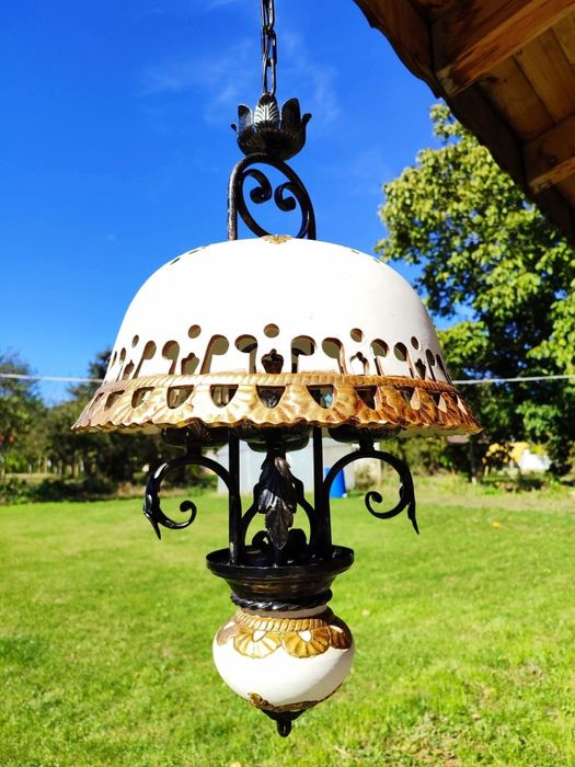 Красив старинен керамичен полилей съчетание с ковано желязо