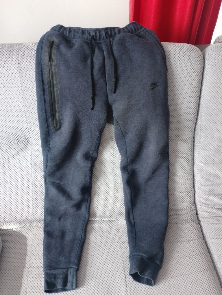 Vand  Nike tech pants