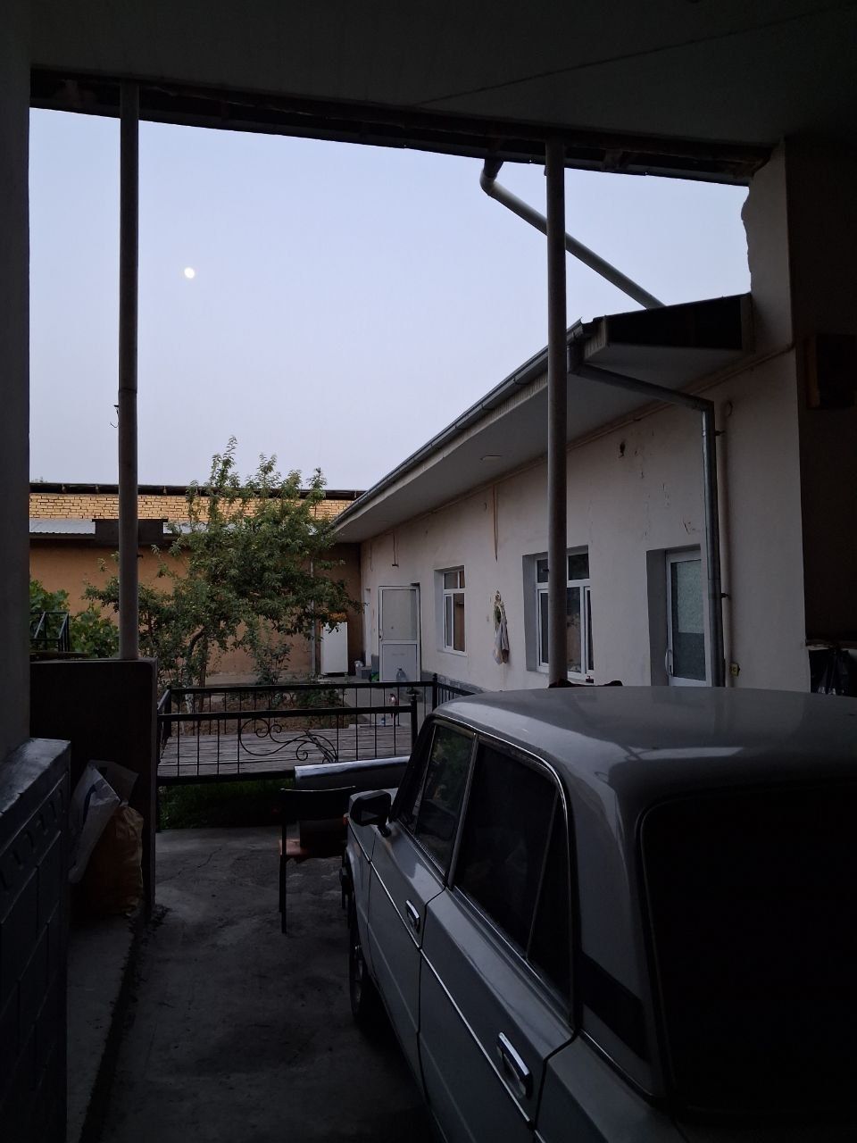 Xovli sotiladi Xonabodda 6.2 sotix 7 xona