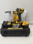 Dewalt DCF922P2, pistol cu impact, masina de insurubat,cu acumulator