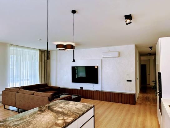 Дава се под наем Четиристаен апартамент в София, Бояна - 149 кв.м за 2500 € - Снимка #2