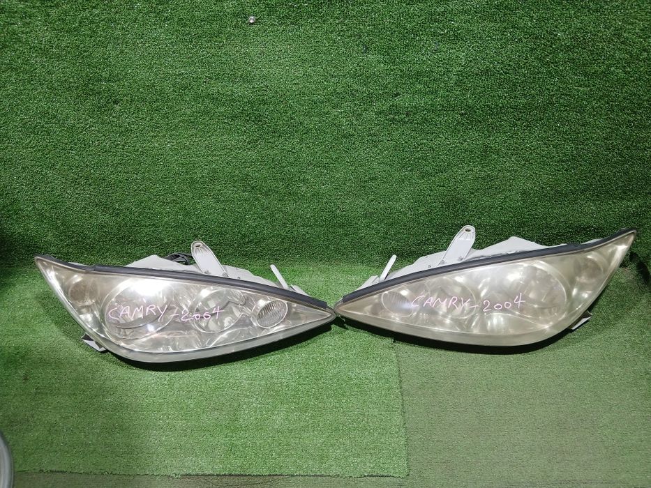 Продам Toyota camry 35 фара в отличном состоянии оригинал привозной