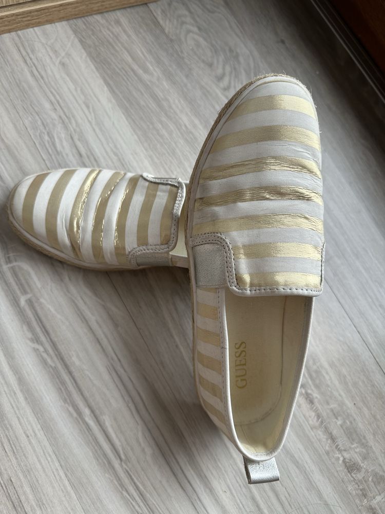 Мокасини на Guess