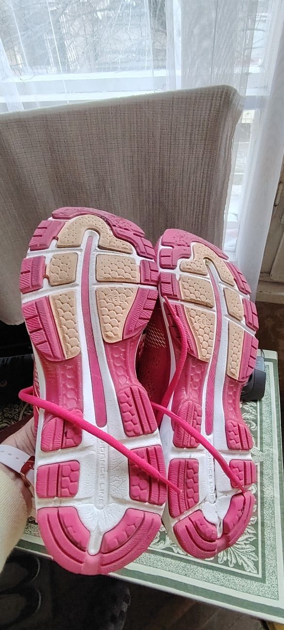 Дамски маратонки марка Asics