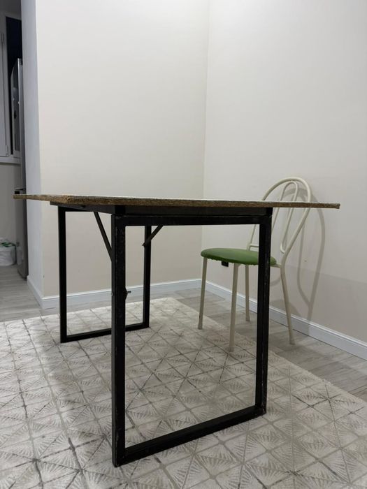 Продам стол 1.5*0.87