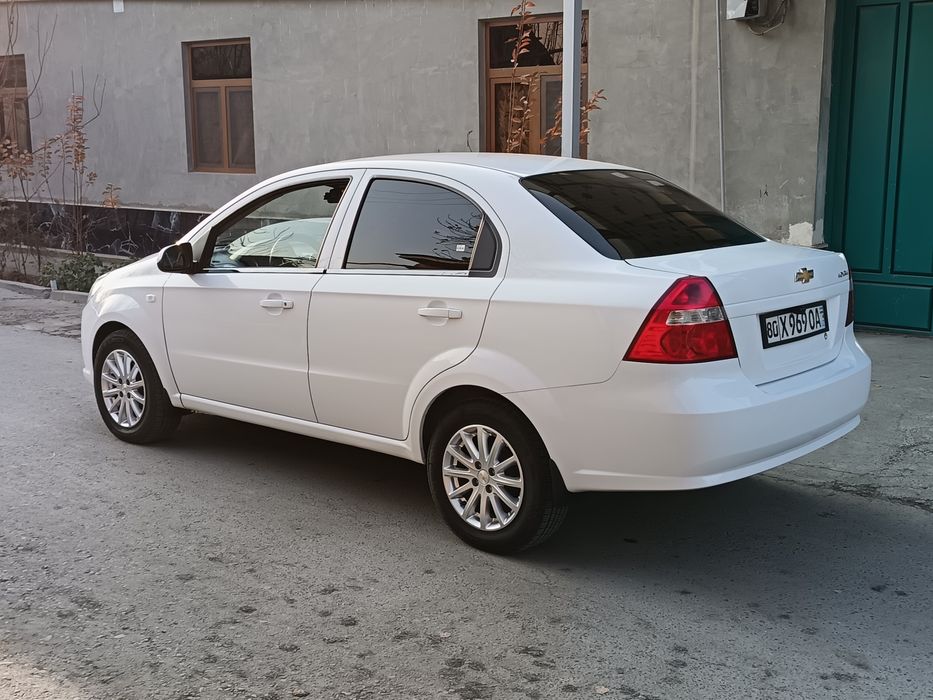 Neksiya 3 avtomashinasi