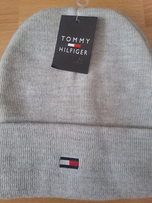 Căciulă Tommy Hilfiger nouă cu etichetă