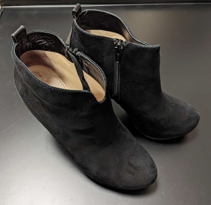 Botine Musette negre piele intoarsa tocuri marimea 38