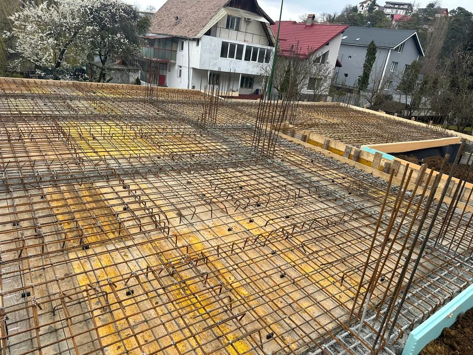 Echipă serioasă executam case la rosu sau la cheie