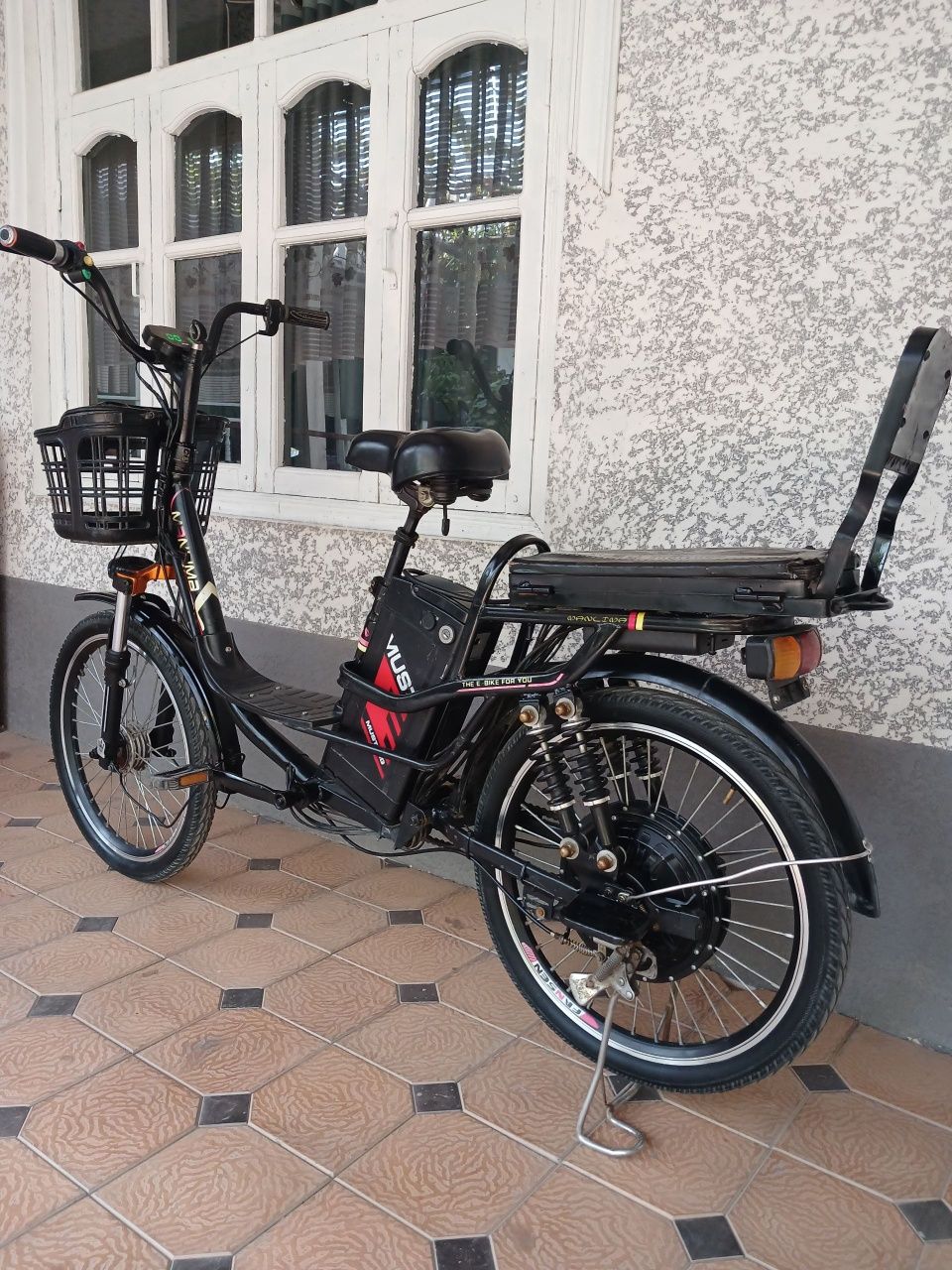 Veloskuter sotiladi