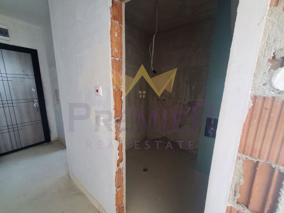 Продава се Двустаен апартамент в Варна, Победа - 55 кв.м за 1728 €/кв.м - Снимка #2