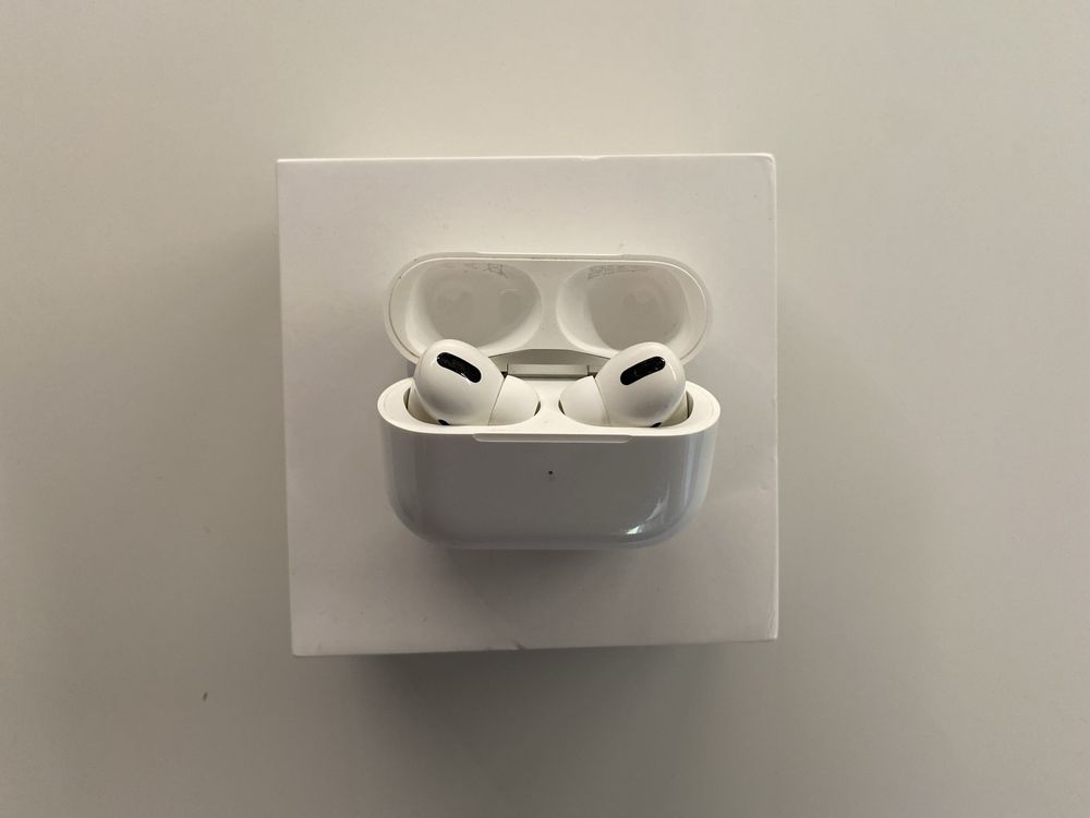 AirPods Pro (1-во поколение) - Работят отлично, без Noise Cancellation