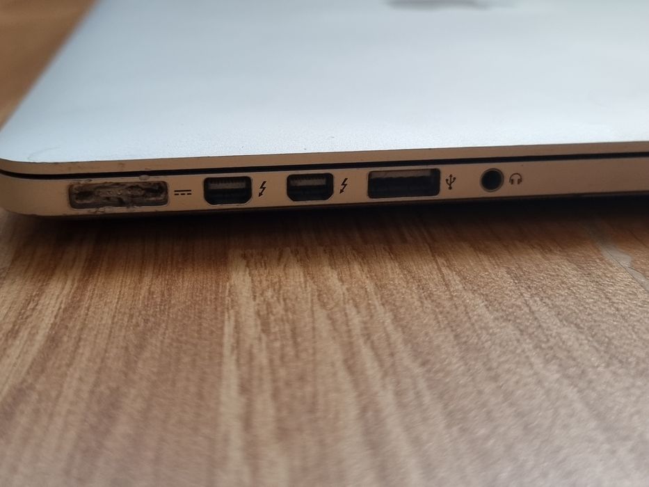 Apple Macbook a1398