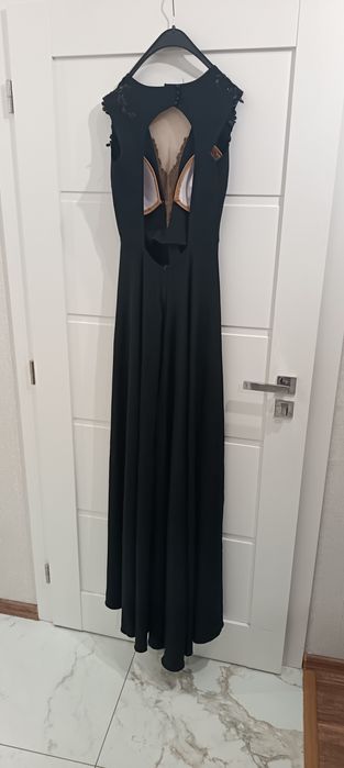 Продавам дизайнерска рокля на Стоян Радичев