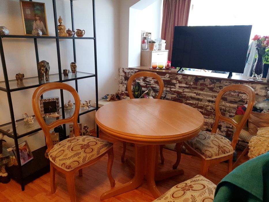 Vand , masa, dulap, vitrina