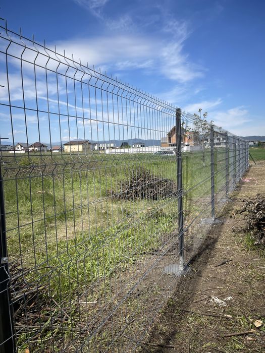 Executam garduri si imprejmuiri terenuri