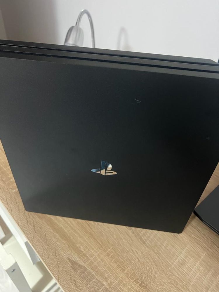 Playstation 4 pro cu jocuri