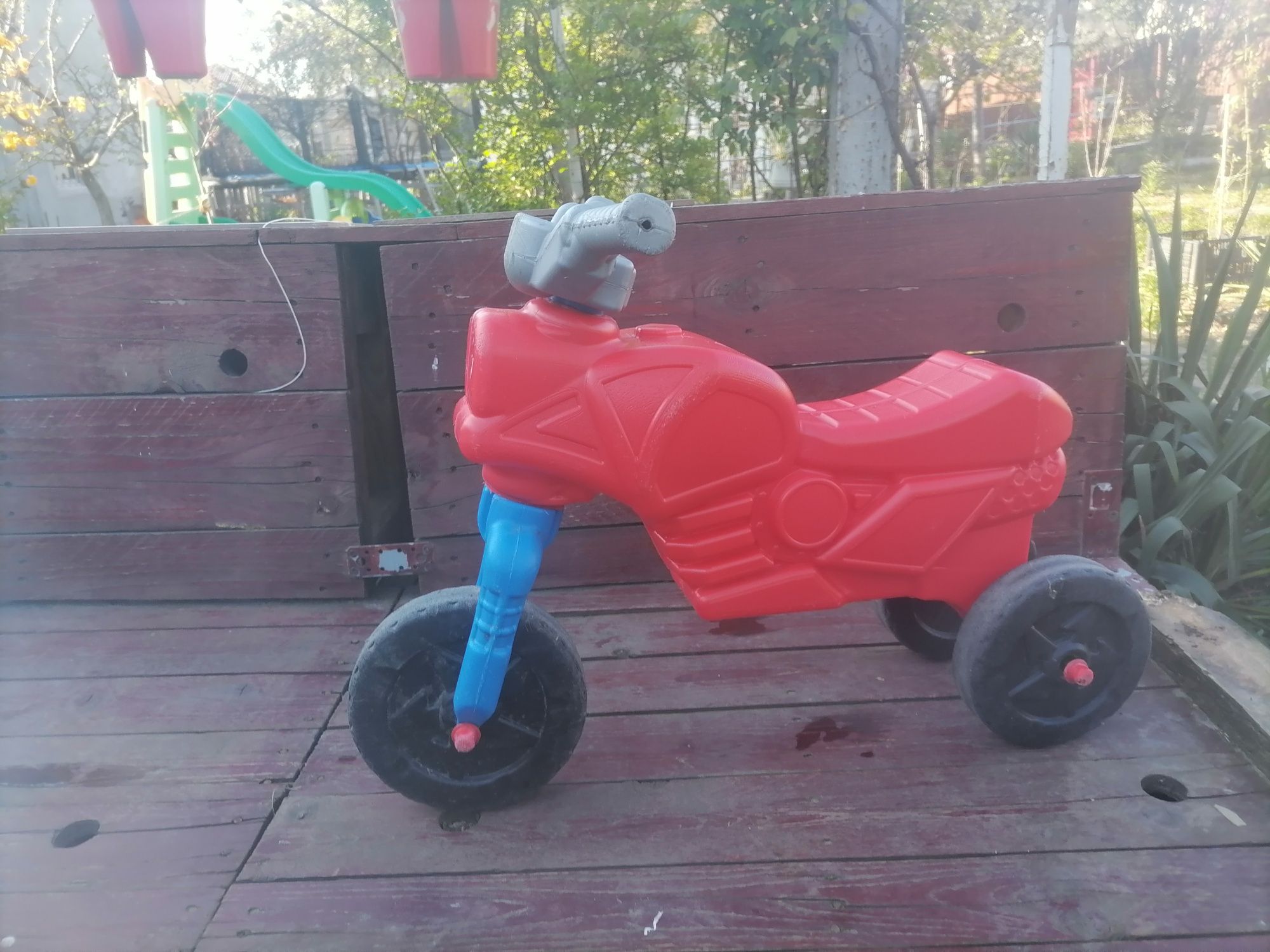 Bicicleta +mașinuță copii (100 lei)