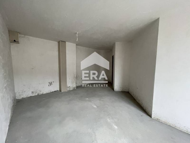 Продава се Двустаен апартамент в Кърджали, Възрожденци - 70 кв.м за 671 €/кв.м - Снимка #1