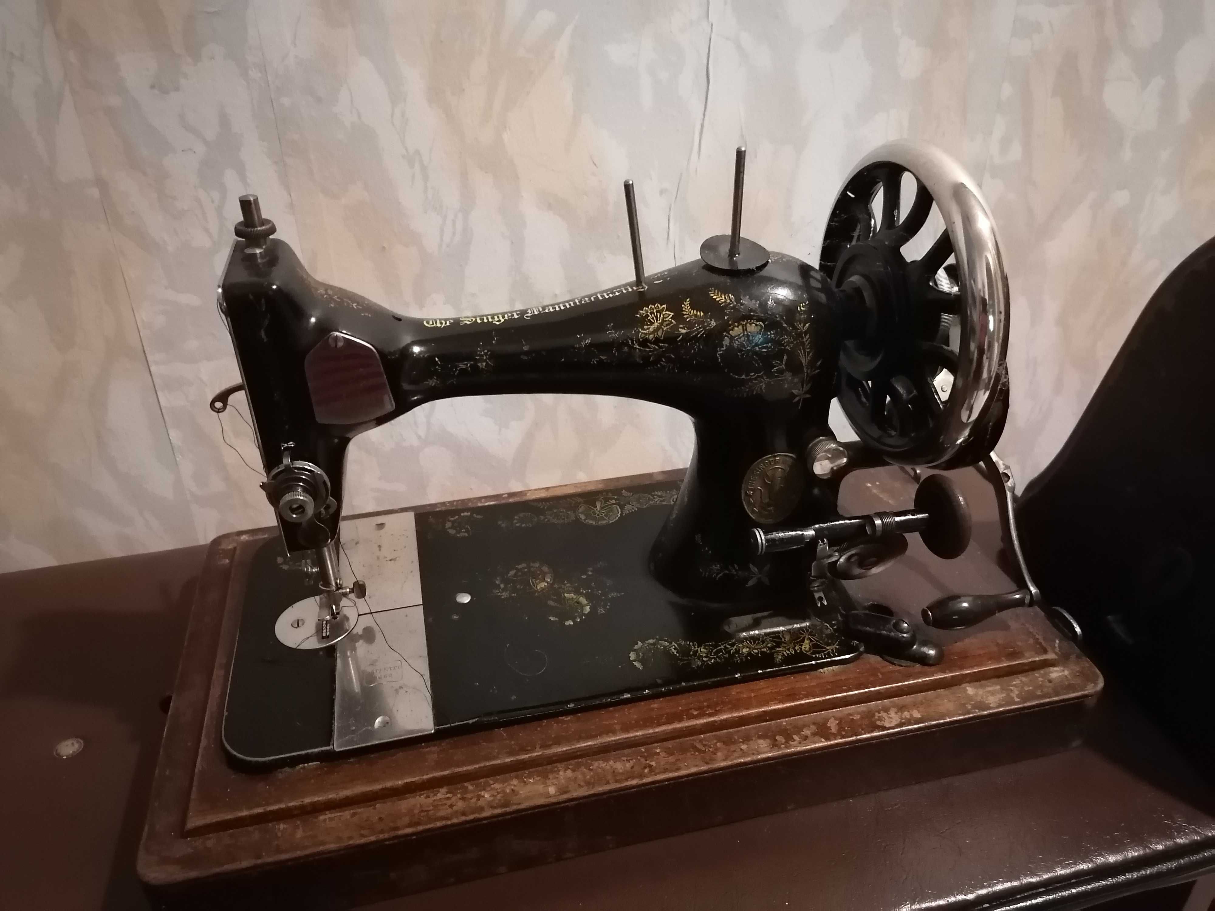 Продавам ретро шевна машина SINGER в отлично състояние с резервни игли