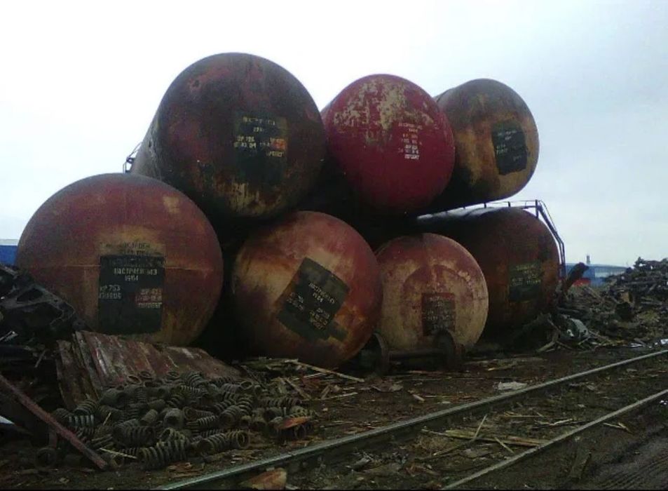 Цистерны  ж/д вагонные б/у.