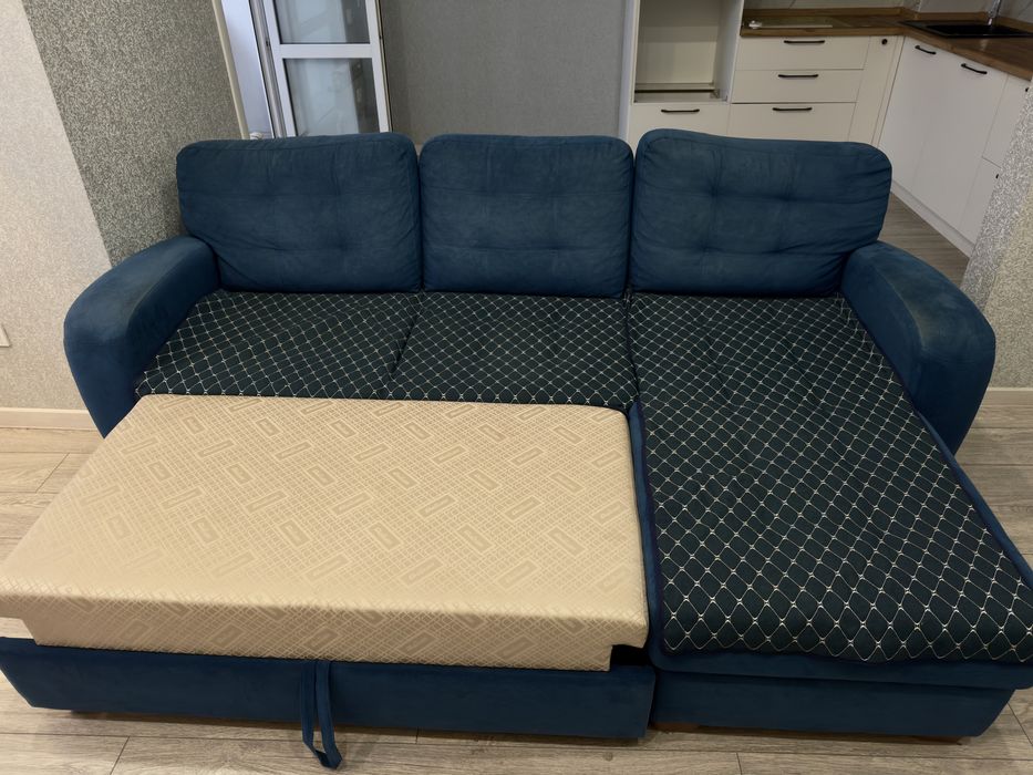 Угловой диван в гостиную