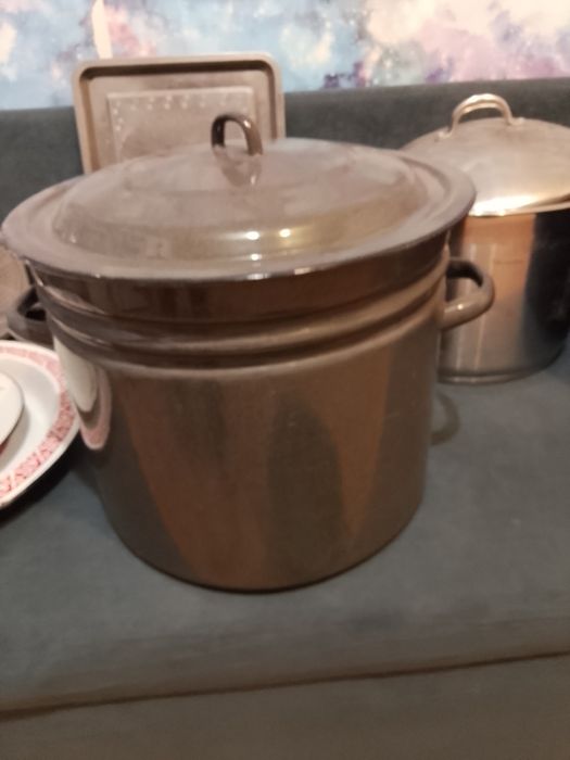 Кастрюли продам срочно