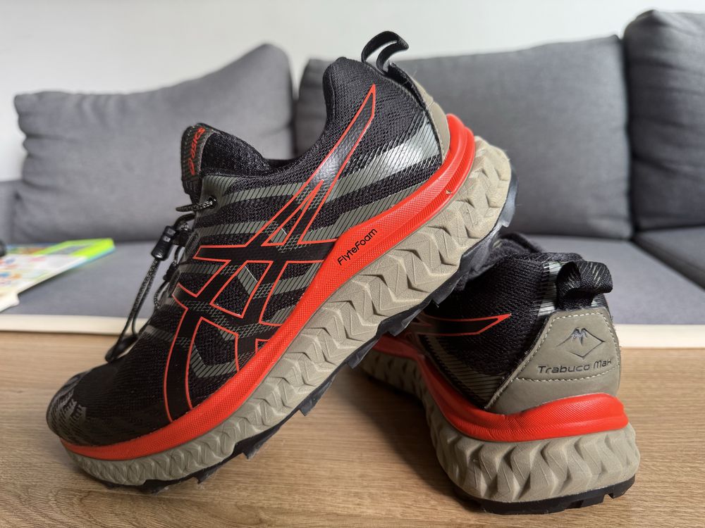 Маратонки Asics 42 н-р