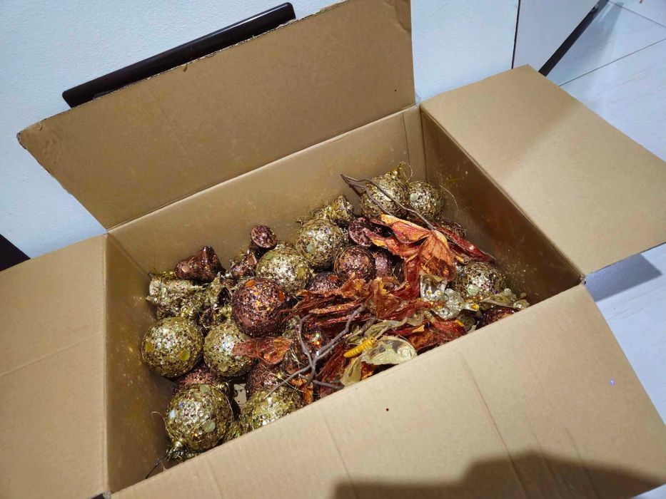 Brad de Craciun cu accesorii incluse