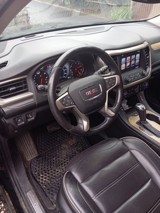Vând urgent Jeep GMC cu 6 locuri în stare perfecta de funcționare