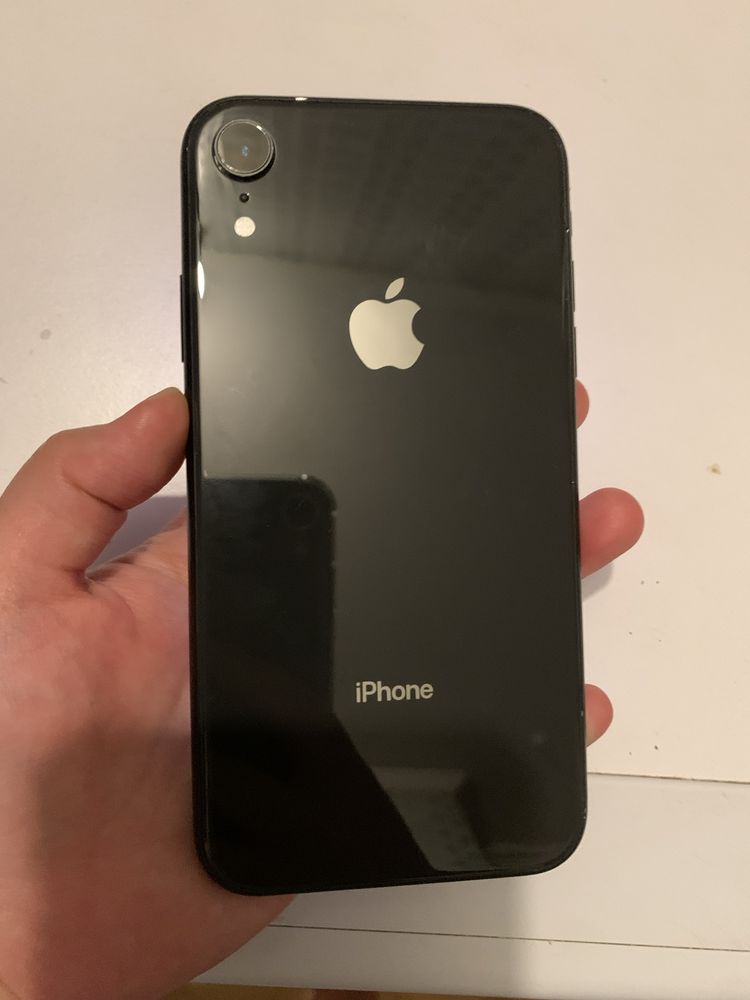 iPhone XR 64гб Apple