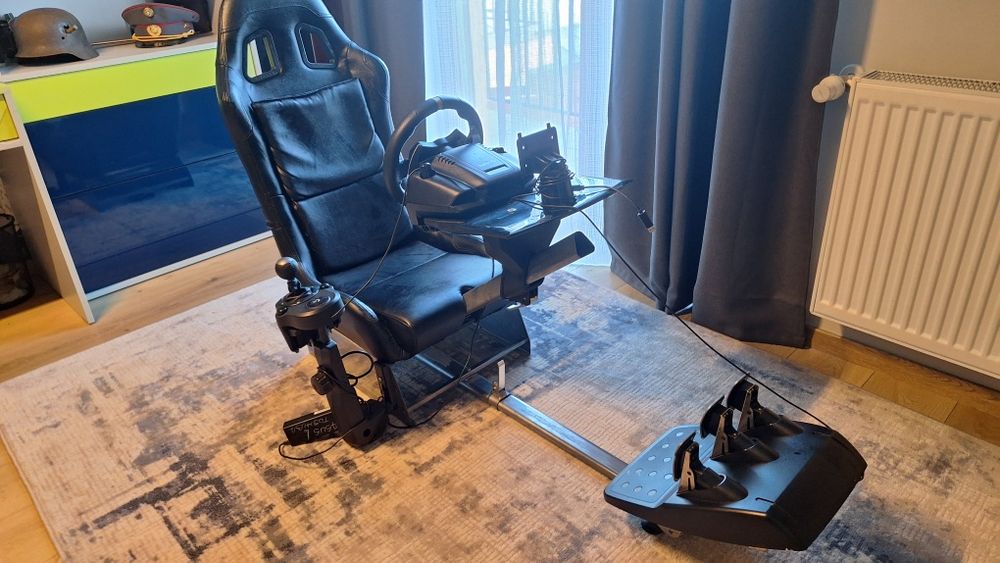 VAND URGENT !Volan Logitech g920 cu schimbator și  cu scaun Playseat d