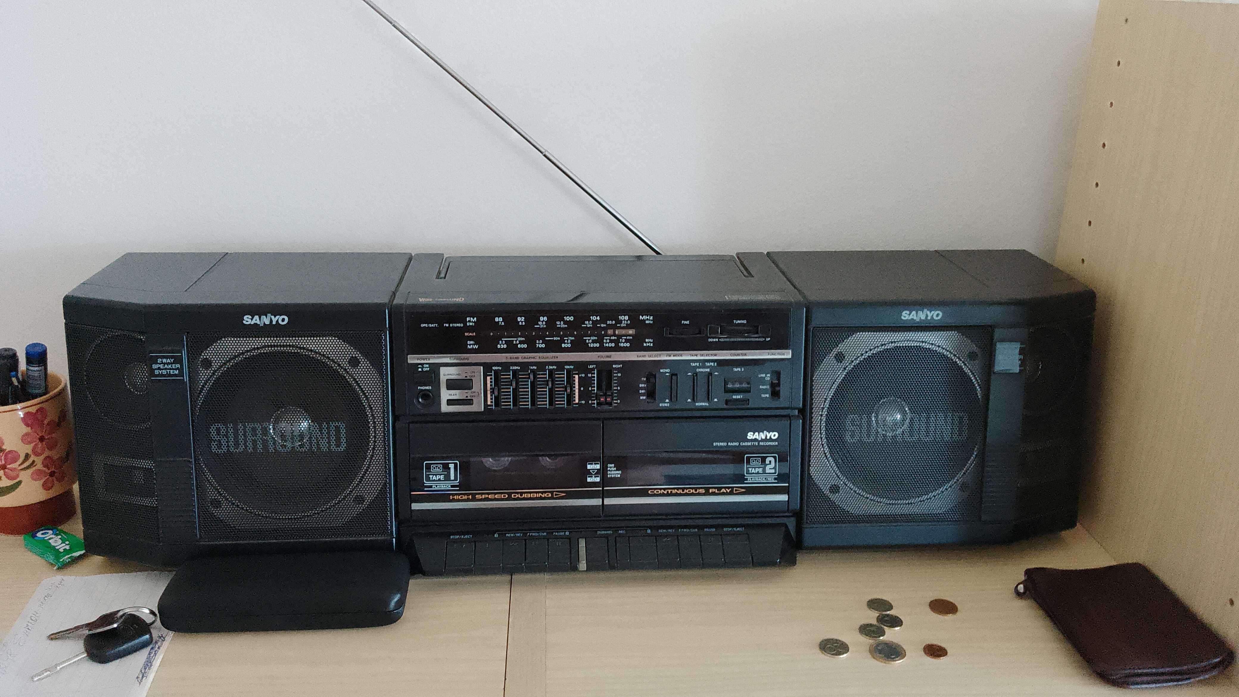 Радиокасетофон,без драскотина.24 w.