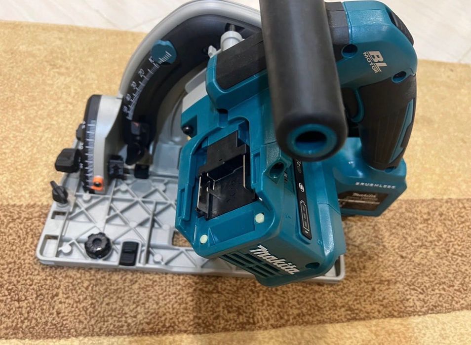 Fierastrau circular Makita DSP600