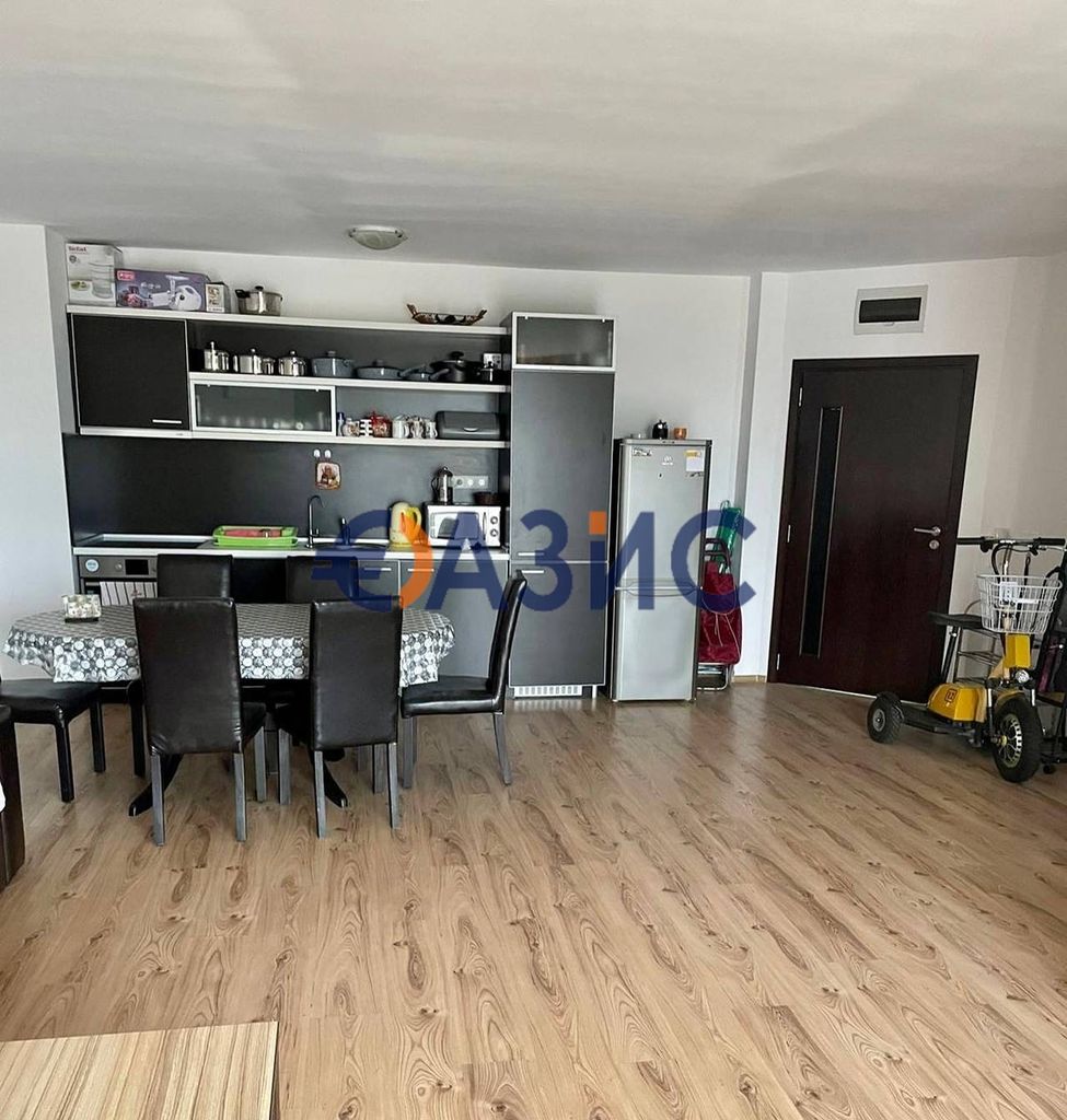 Продава се Двустаен апартамент в Свети Влас - 98 кв.м за 1103 €/кв.м - Снимка #4
