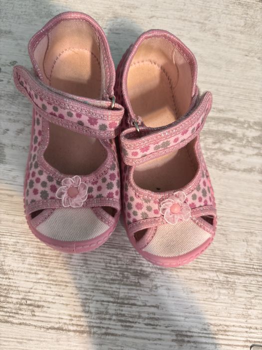 Пантофки Колев и Колев