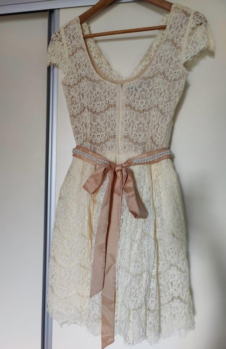 Vând rochie Chotronette