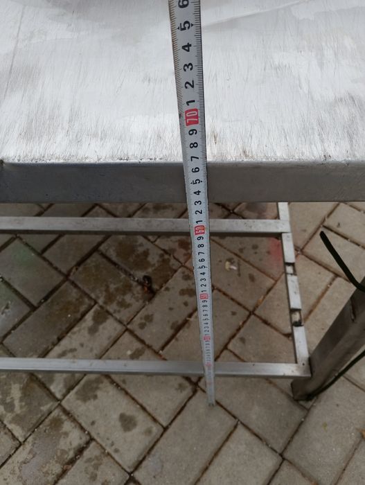 Маса от неръждаема стомана