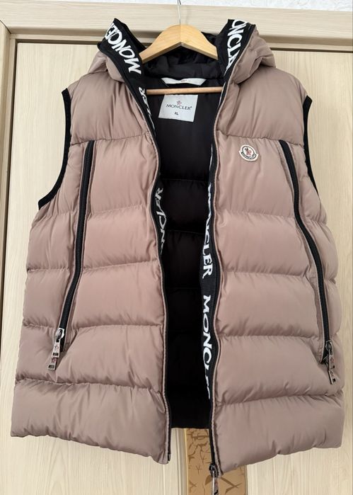 Мъжки елек Moncler