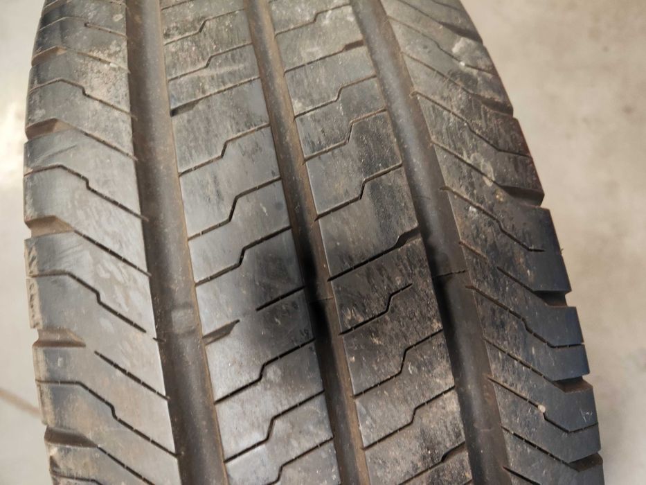 2бр.летни гуми 215/65/16C Continental