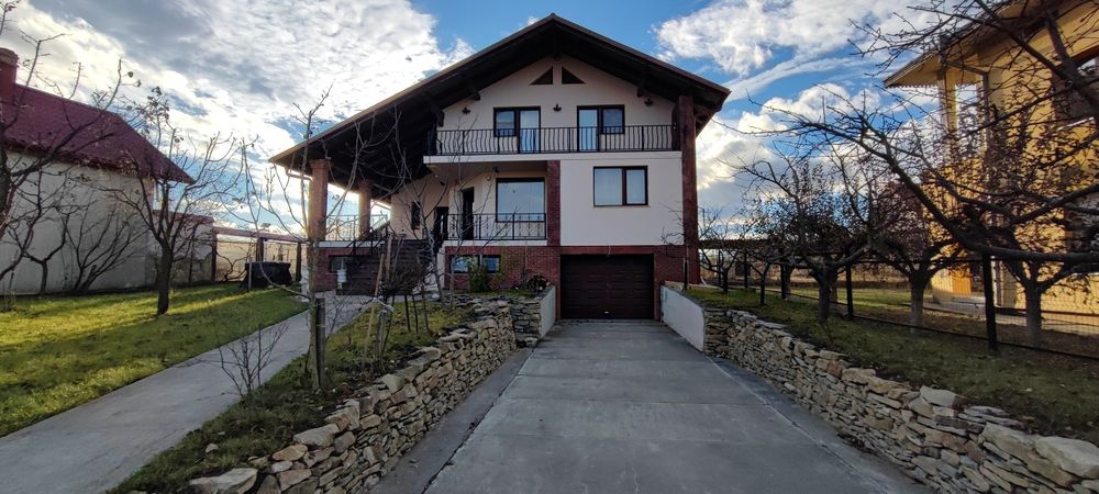 Casă de vânzare Ipotești ( zona Hereditas )