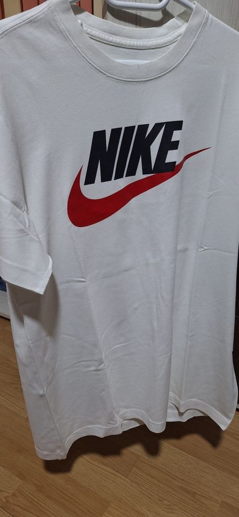 Tricou Alb Nike M