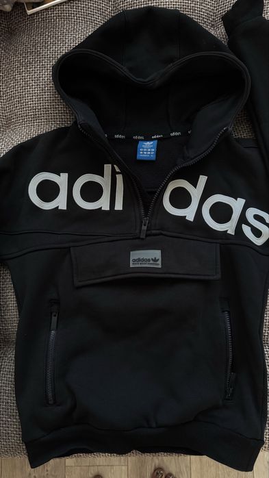 Продам стильная толстовка.