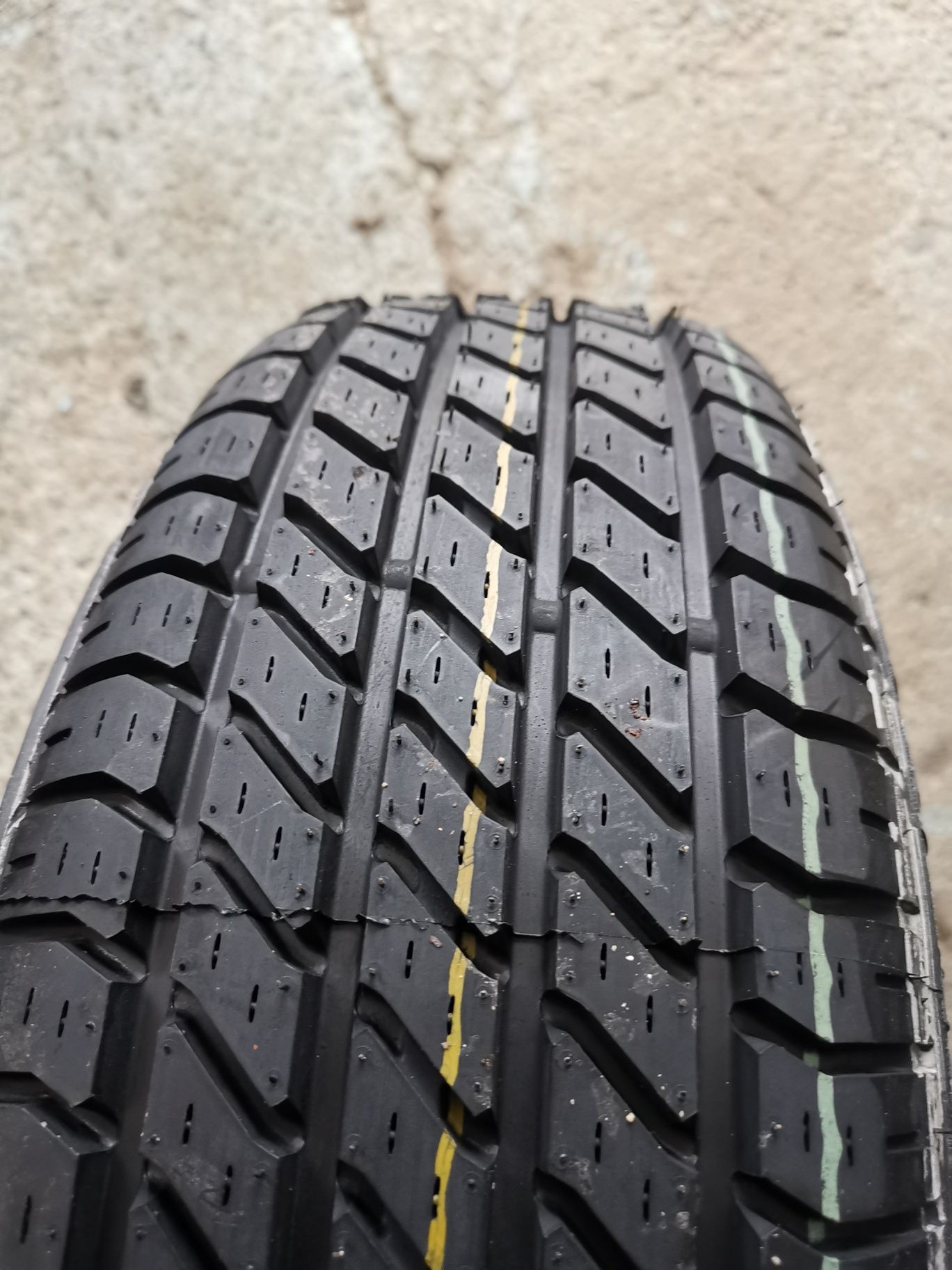 Гуми Pirelli произведени в Германия за Мерцедес 124