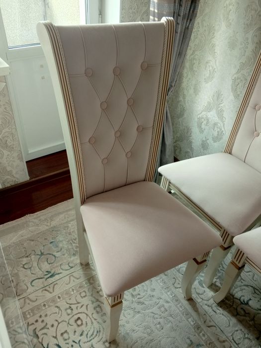 Продам стол и стулья