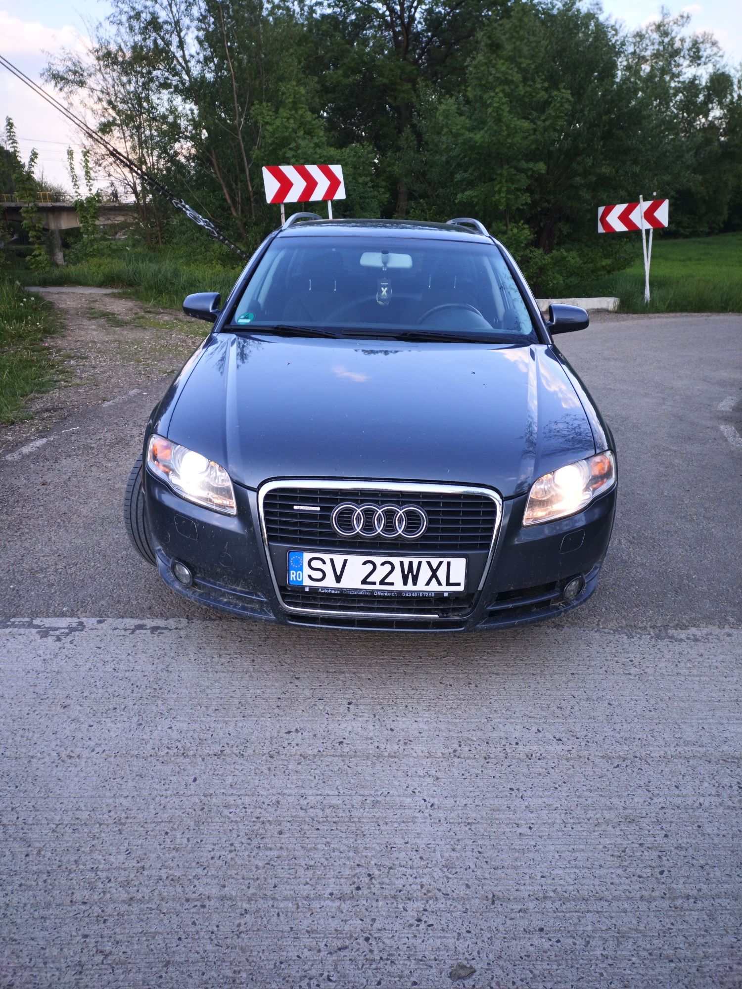 Dezmembrez audi A4 b7 motor de 2.0un ax BPW